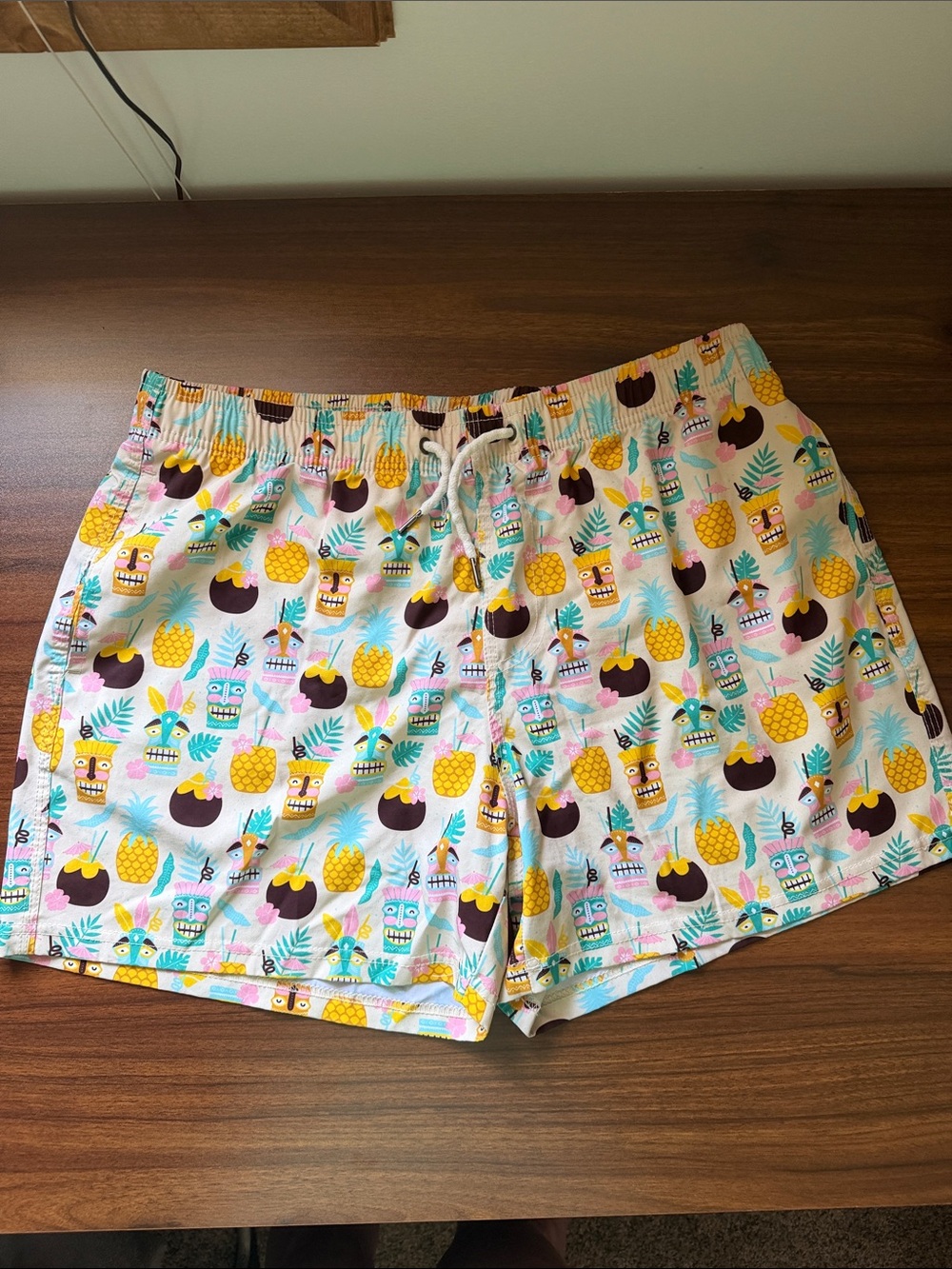 TWO LEFT FEET Men's Tropical Pineapple Print Swim Trunks - Pink
